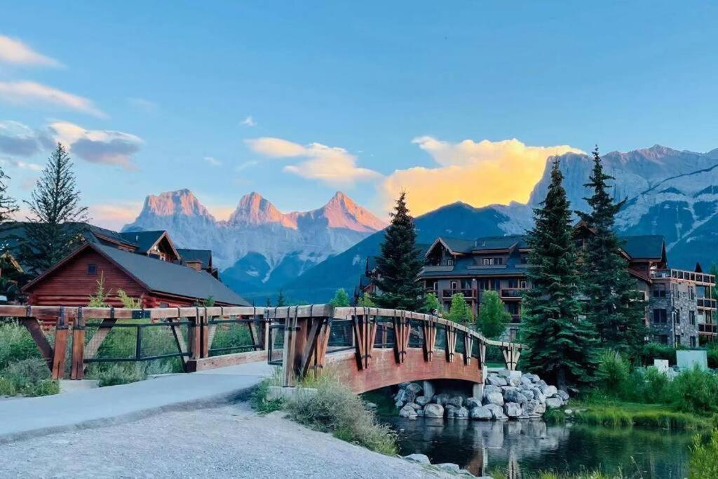 Unit #302 Mountain View 2 Beds In Dt Apartamento Canmore Exterior foto